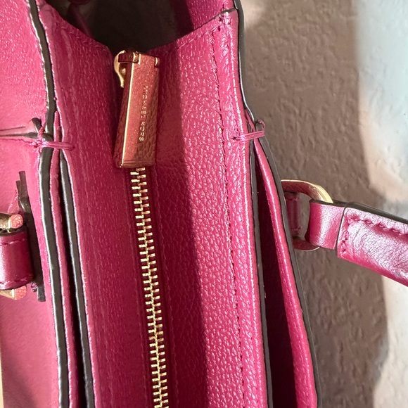 Michael Kors- Mae 100% Leather Tote Bag - Picture 11 of 11